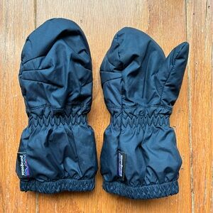 Patagonia insulated gloves 6-12 months
